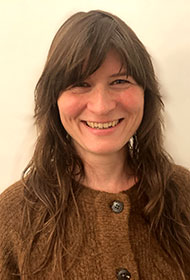 Jasmin Aldinger<br />
Öffentlichkeitsarbeit und Programmgestaltung<br />